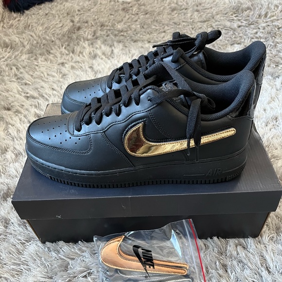Nike Air Force 1 black metallic golden removable swoosh” - Picture 3 of 10